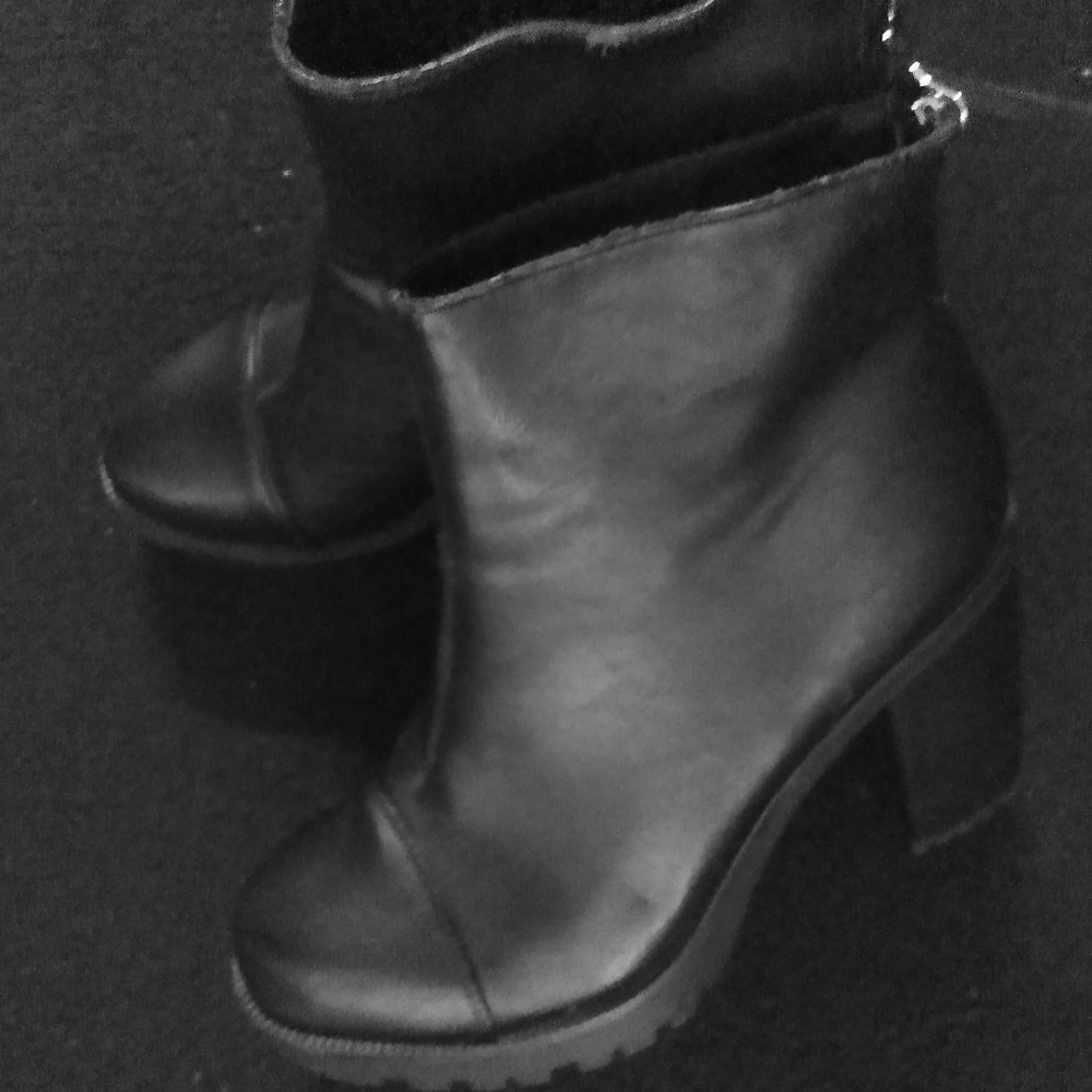 Casual boots